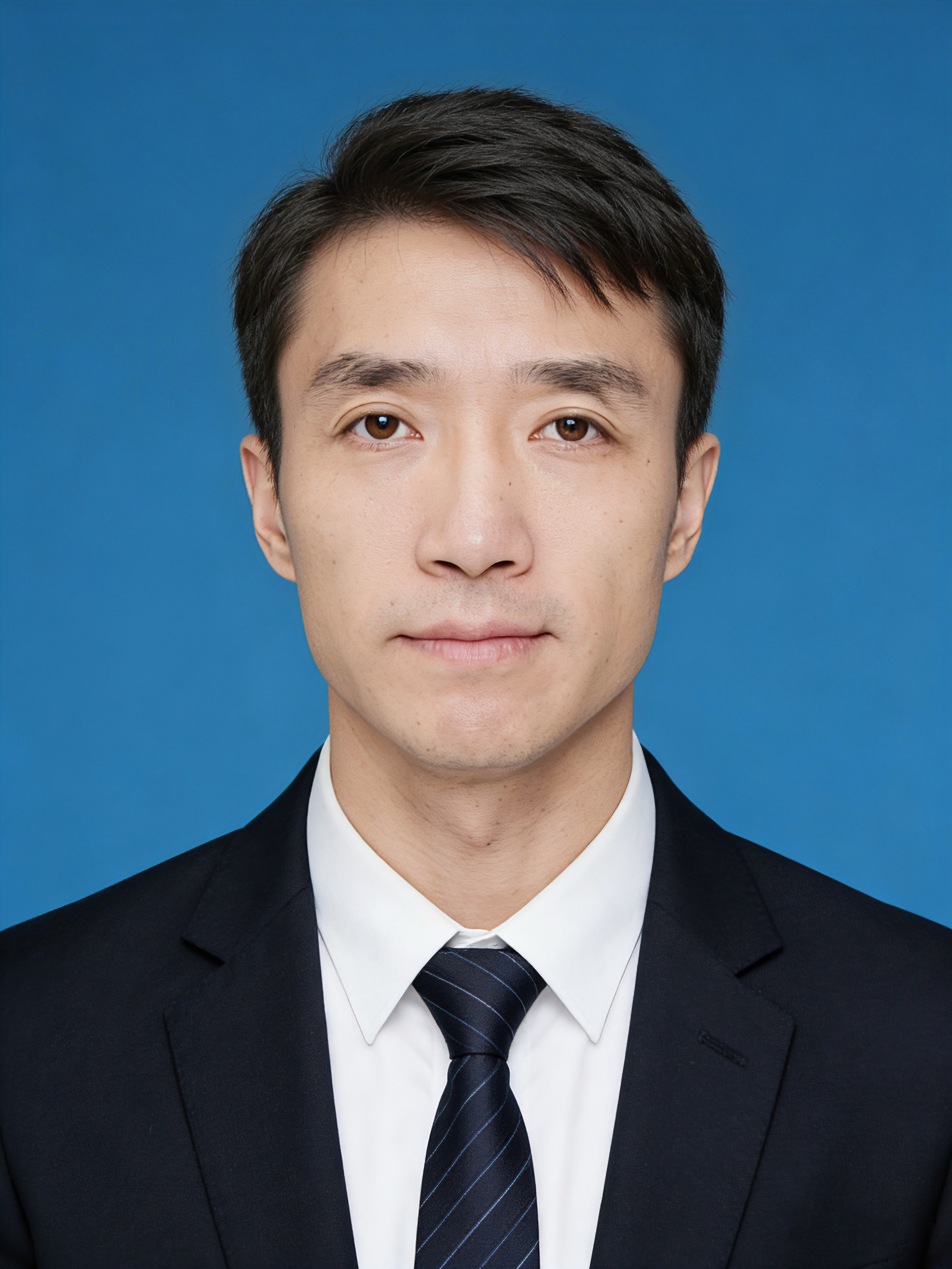 藍(lán)底證件照.jpg