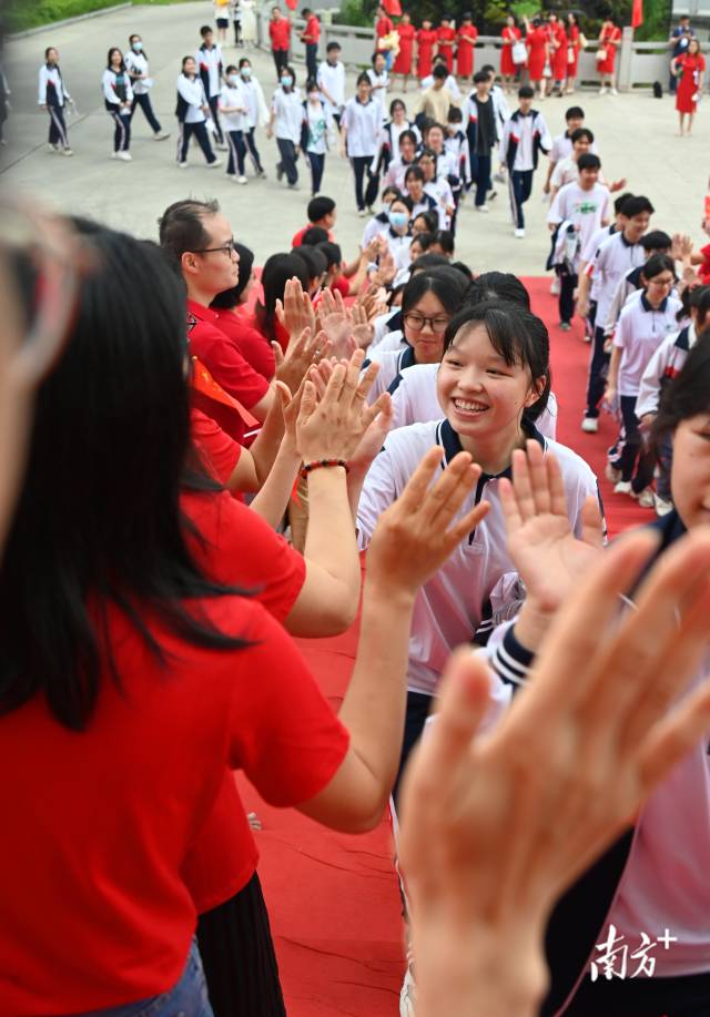 2025年，連州高考600分以上人數(shù)同比增長(zhǎng)180%，中考總平均分從全市第六躍居至連續(xù)兩年全市第二。黃津 攝