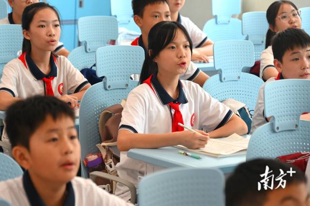 “十四五”期間，連州教育總投入約57.5億元，改擴(kuò)建學(xué)校53所，新增公辦學(xué)位14755個(gè)。黃津 攝
